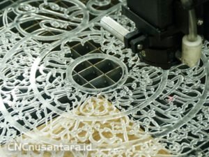 Read more about the article Keunggulan Teknologi Cutting CNC Dalam Sisi Efisiensi Biaya